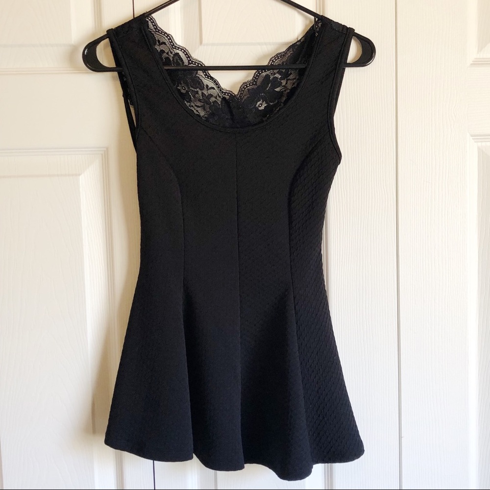 🌷 3/$10 Open Back Peplum Top